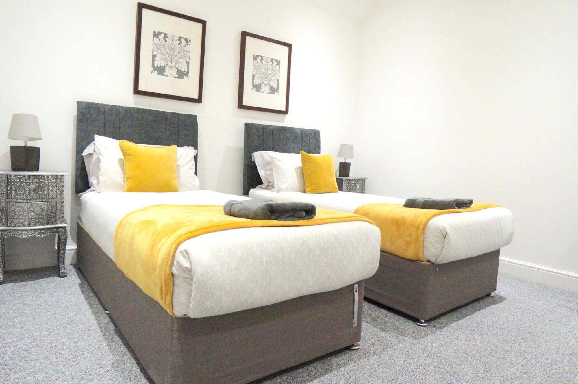 Premium Apartments Thatcham Broadway Esterno foto