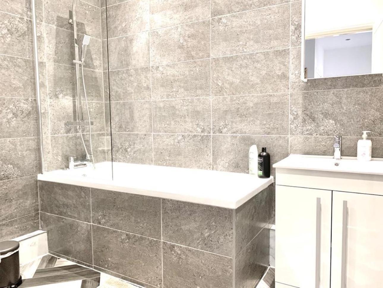Premium Apartments Thatcham Broadway Camera foto